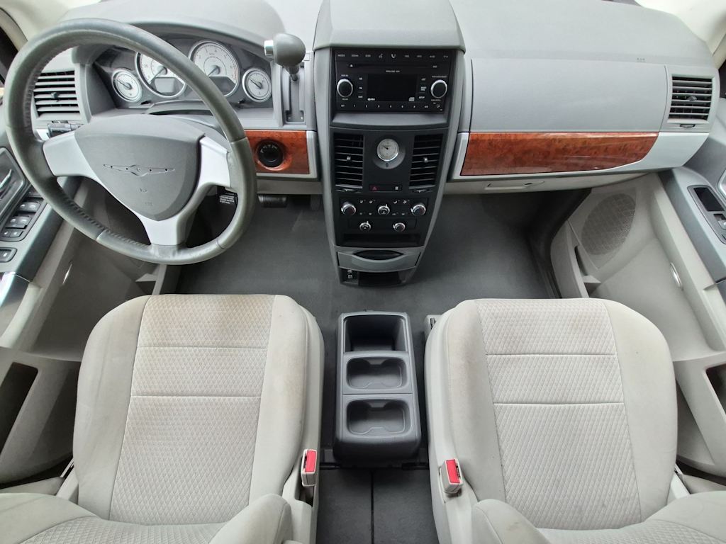 Thumbnail: 2008 Chrysler Town & Country - 2