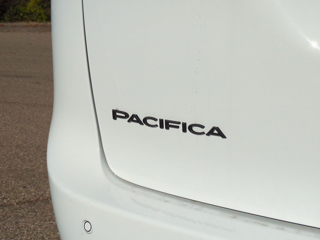 Thumbnail: 2026 Chrysler Pacifica - 23