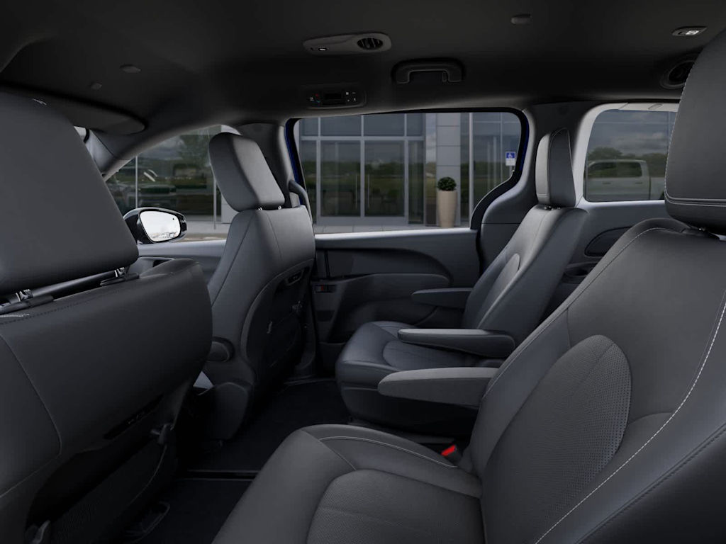 Thumbnail: 2027 Chrysler Pacifica - 24