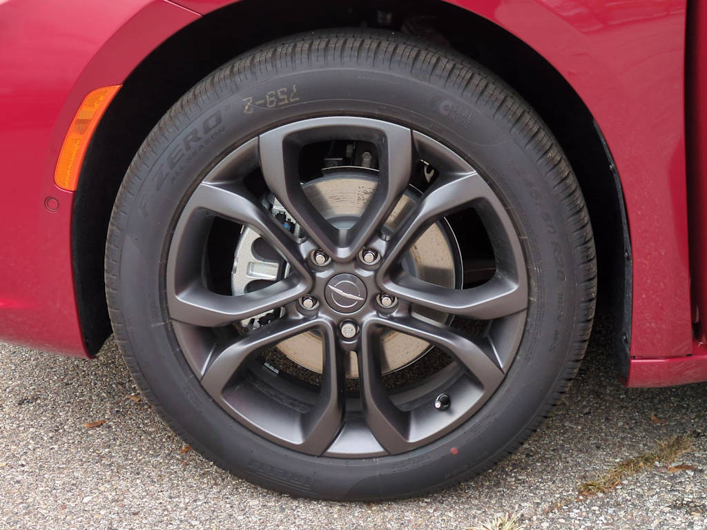 Thumbnail: 2026 Chrysler Pacifica - 8