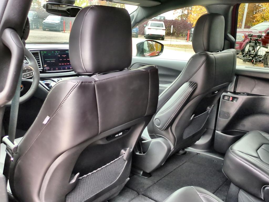 Thumbnail: 2026 Chrysler Pacifica - 12