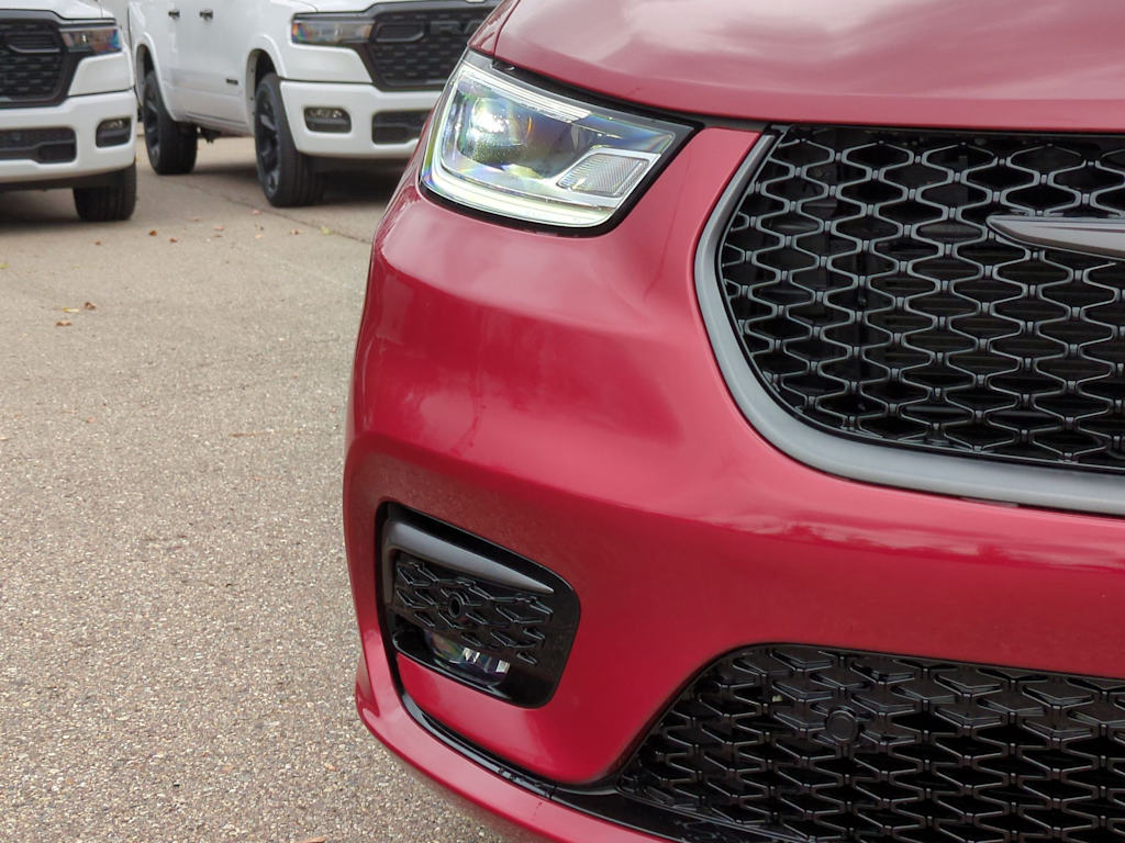 Thumbnail: 2026 Chrysler Pacifica - 7
