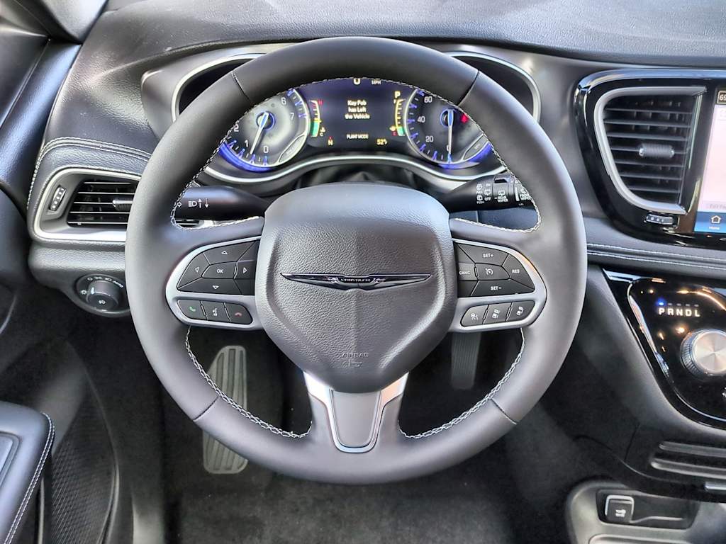 Thumbnail: 2026 Chrysler Pacifica - 13