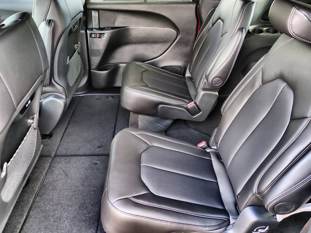 Thumbnail: 2026 Chrysler Pacifica - 26