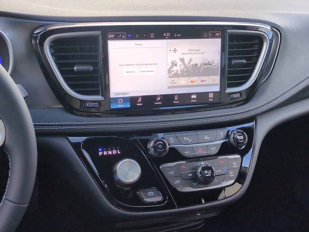 Thumbnail: 2026 Chrysler Pacifica - 14