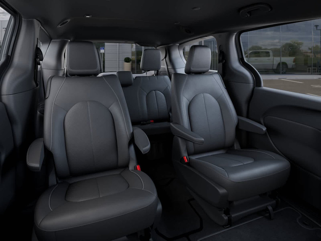 Thumbnail: 2027 Chrysler Pacifica - 10