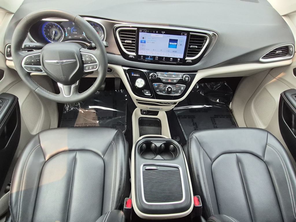 Thumbnail: 2023 Chrysler Pacifica - 9