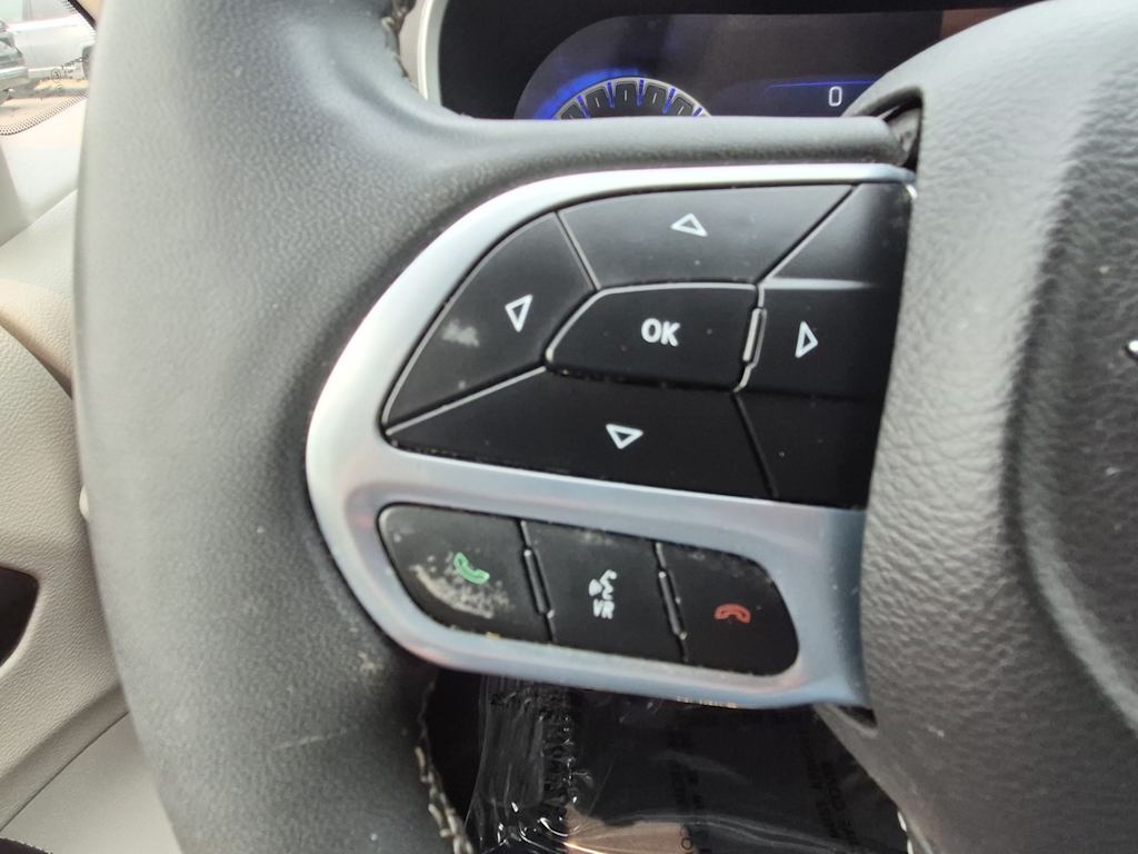 Thumbnail: 2023 Chrysler Pacifica - 25