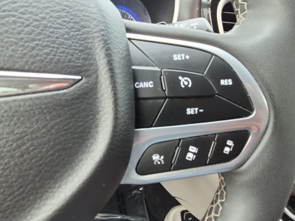 Thumbnail: 2023 Chrysler Pacifica - 26