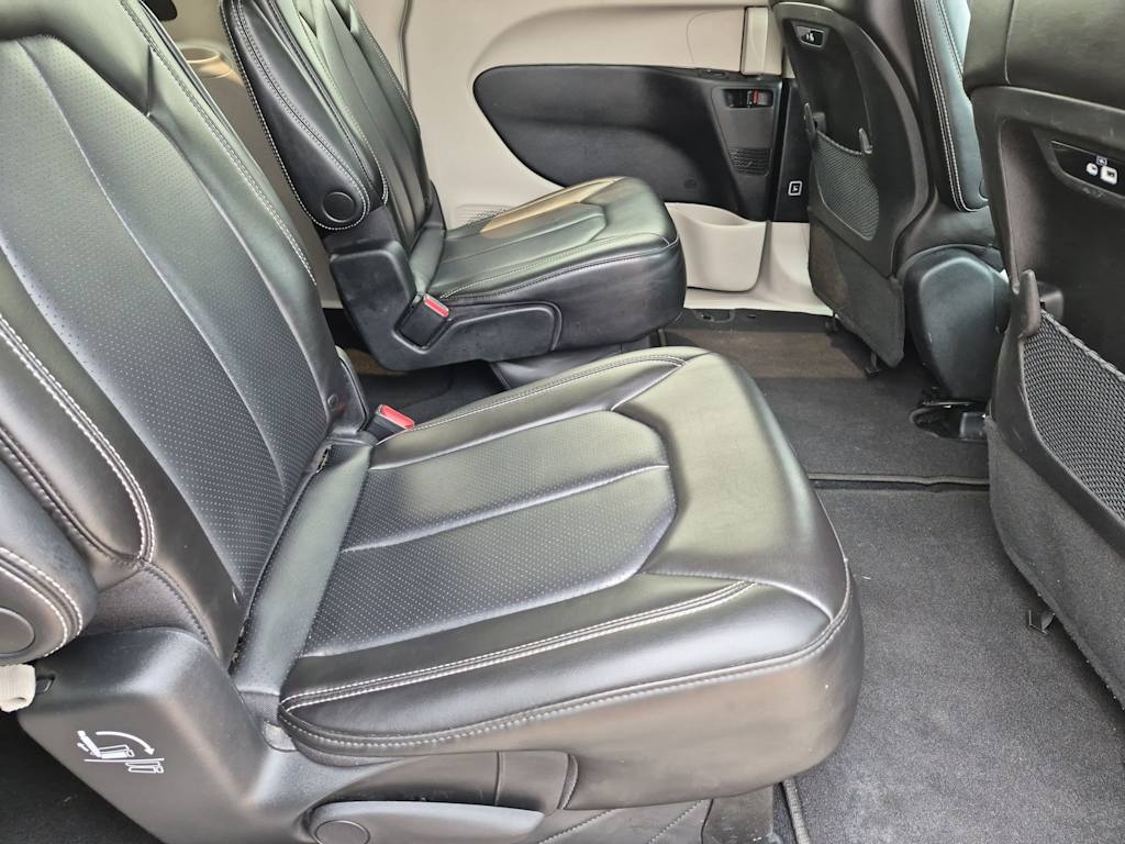 Thumbnail: 2023 Chrysler Pacifica - 23