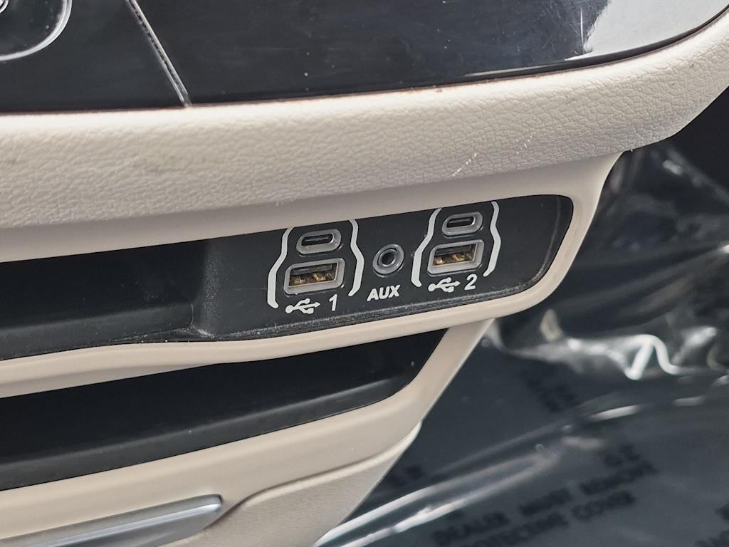 Thumbnail: 2023 Chrysler Pacifica - 30