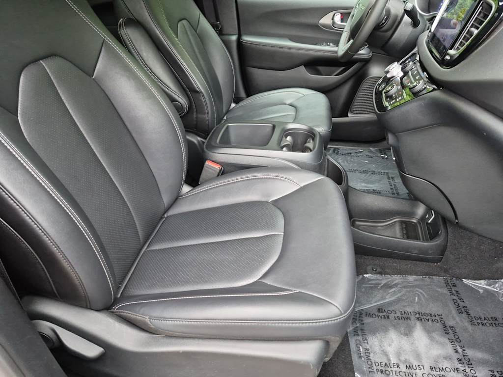 Thumbnail: 2025 Chrysler Pacifica - 27