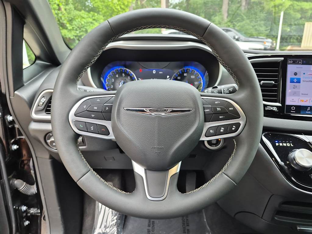 Thumbnail: 2025 Chrysler Pacifica - 14
