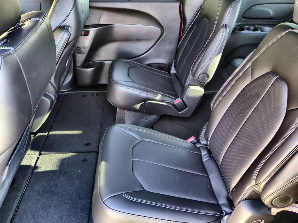 Thumbnail: 2026 Chrysler Pacifica - 26