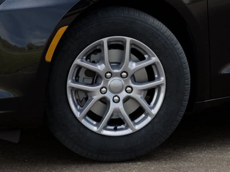 Thumbnail: 2027 Chrysler Pacifica - 7