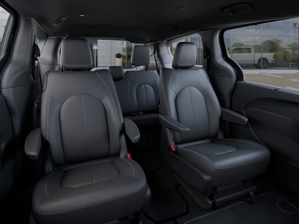 Thumbnail: 2026 Chrysler Voyager - 7