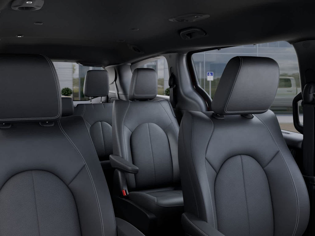 Thumbnail: 2026 Chrysler Voyager - 25