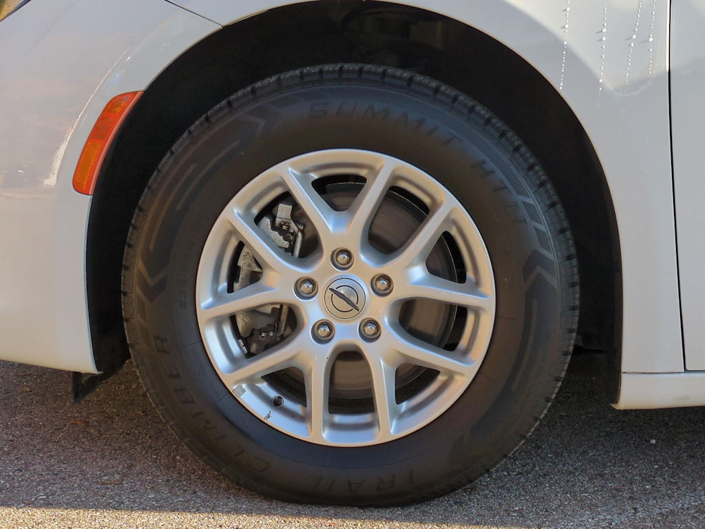 Thumbnail: 2021 Chrysler Voyager - 8