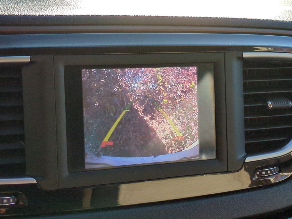 Thumbnail: 2021 Chrysler Voyager - 32