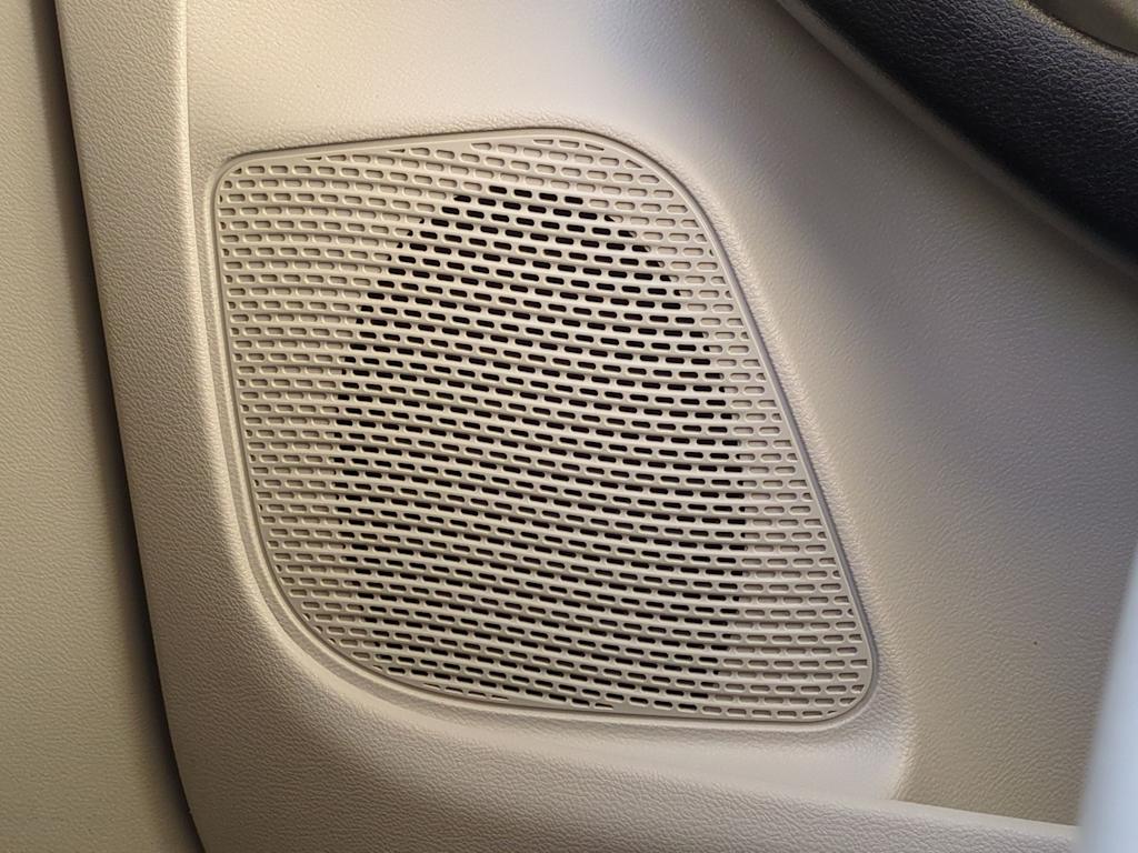 Thumbnail: 2021 Chrysler Voyager - 33