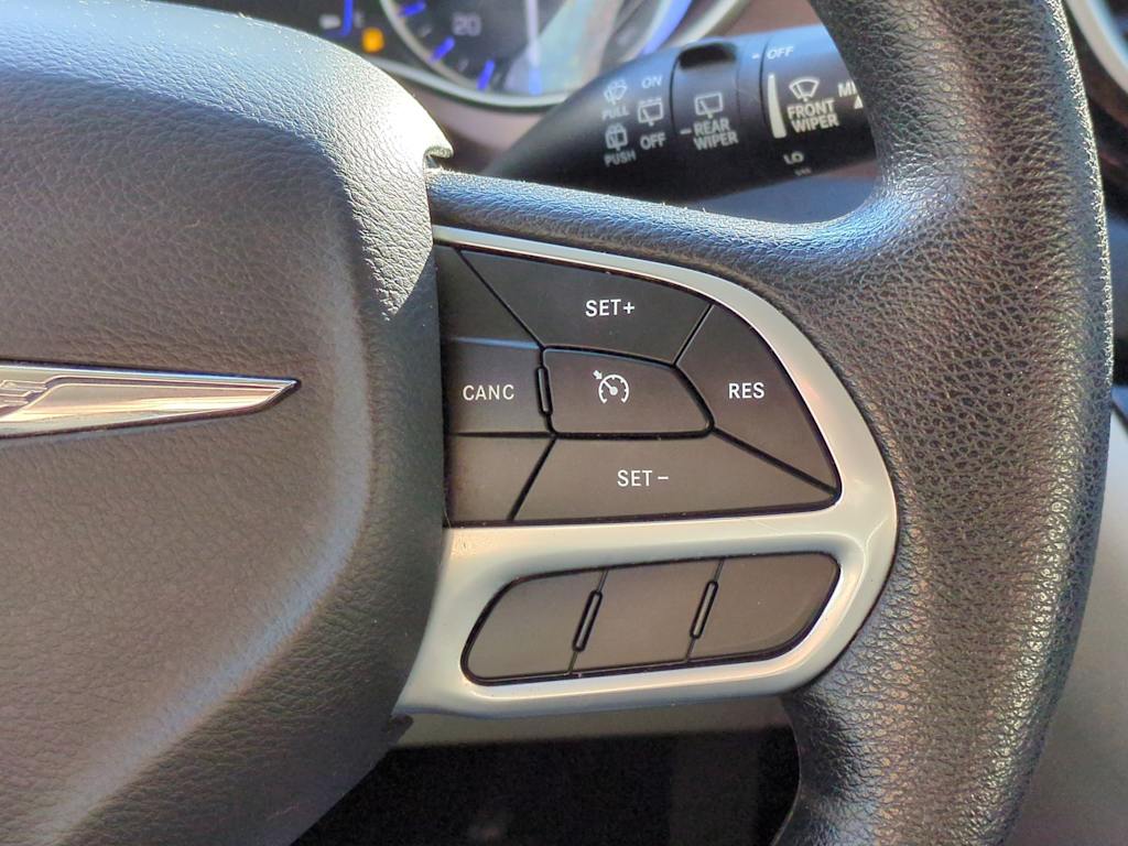 Thumbnail: 2021 Chrysler Voyager - 28