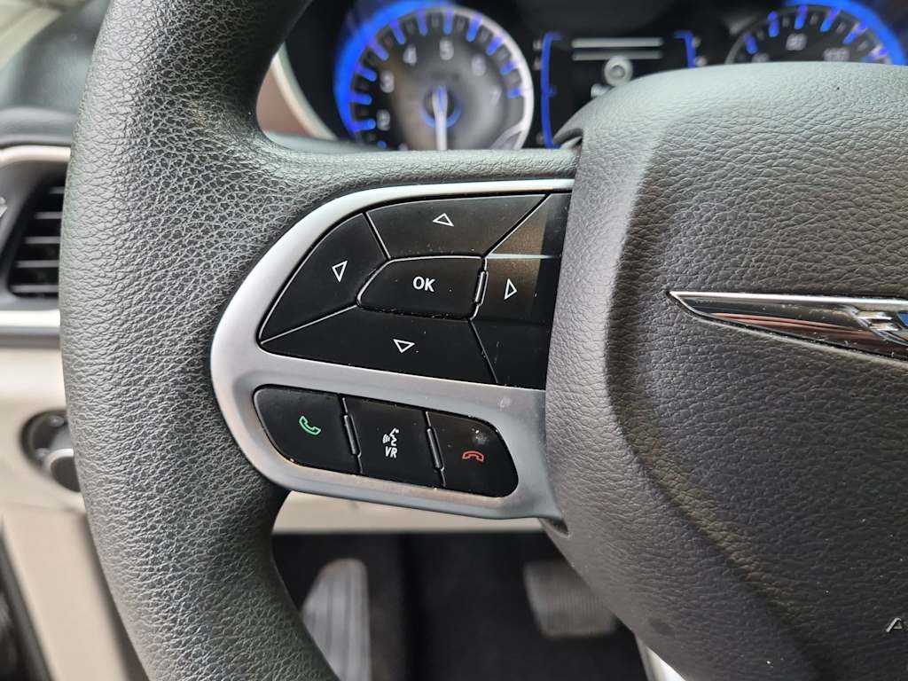 Thumbnail: 2018 Chrysler Pacifica - 27