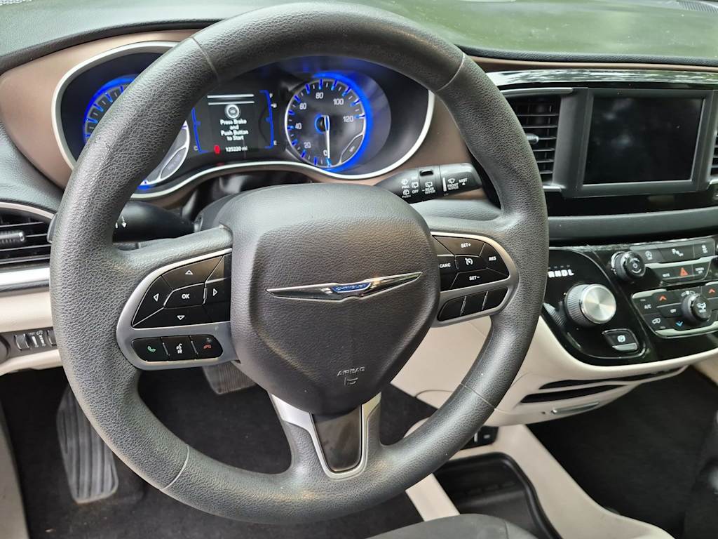 Thumbnail: 2018 Chrysler Pacifica - 14