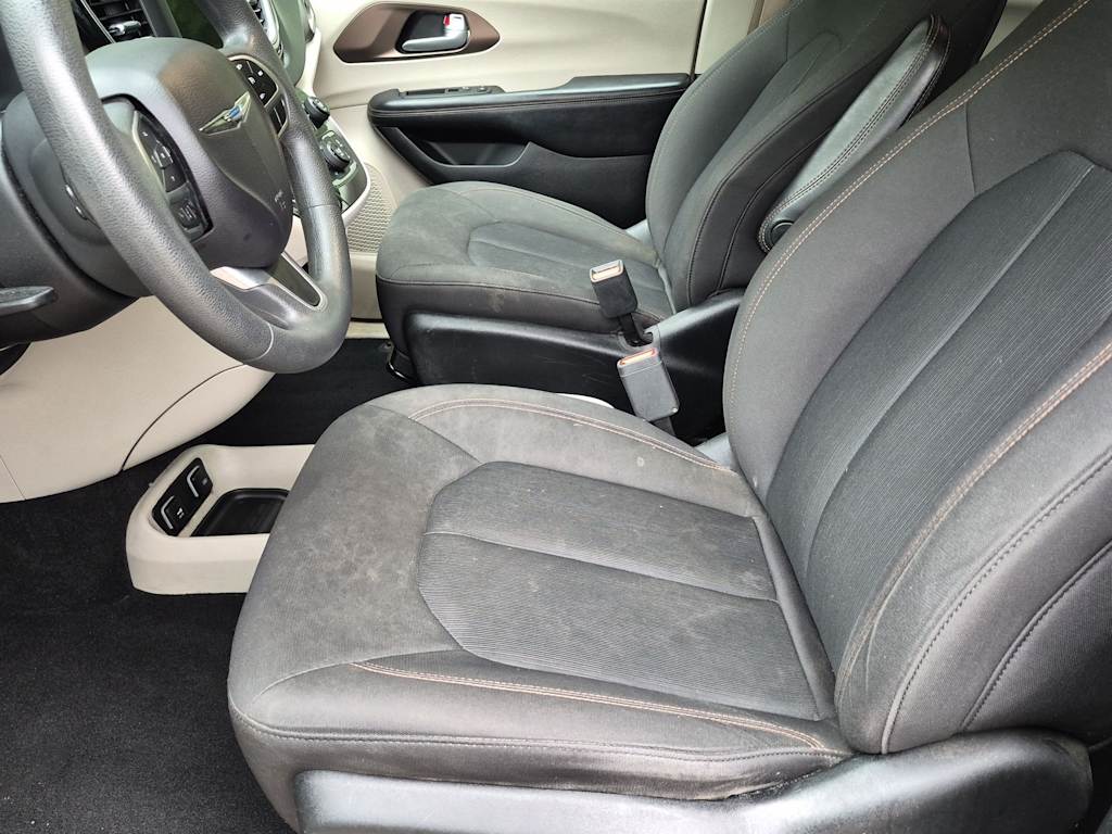 Thumbnail: 2018 Chrysler Pacifica - 11
