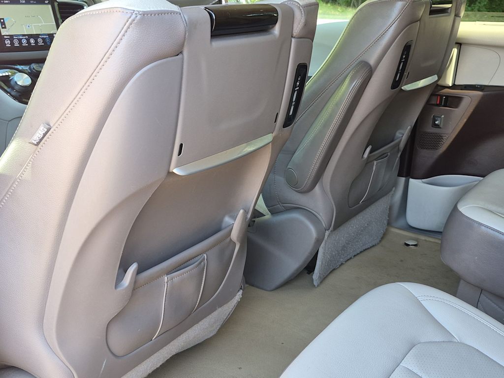 Thumbnail: 2018 Chrysler Pacifica - 13