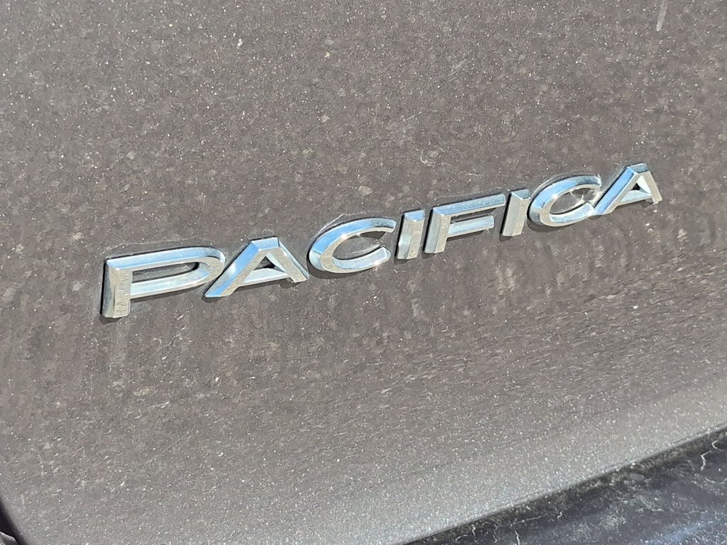 Thumbnail: 2018 Chrysler Pacifica - 24
