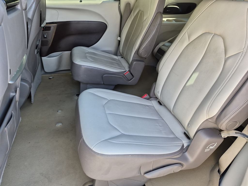 Thumbnail: 2018 Chrysler Pacifica - 26