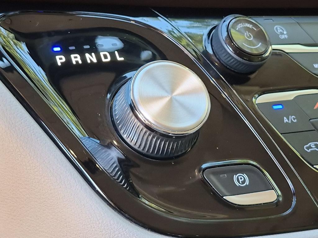 Thumbnail: 2018 Chrysler Pacifica - 16