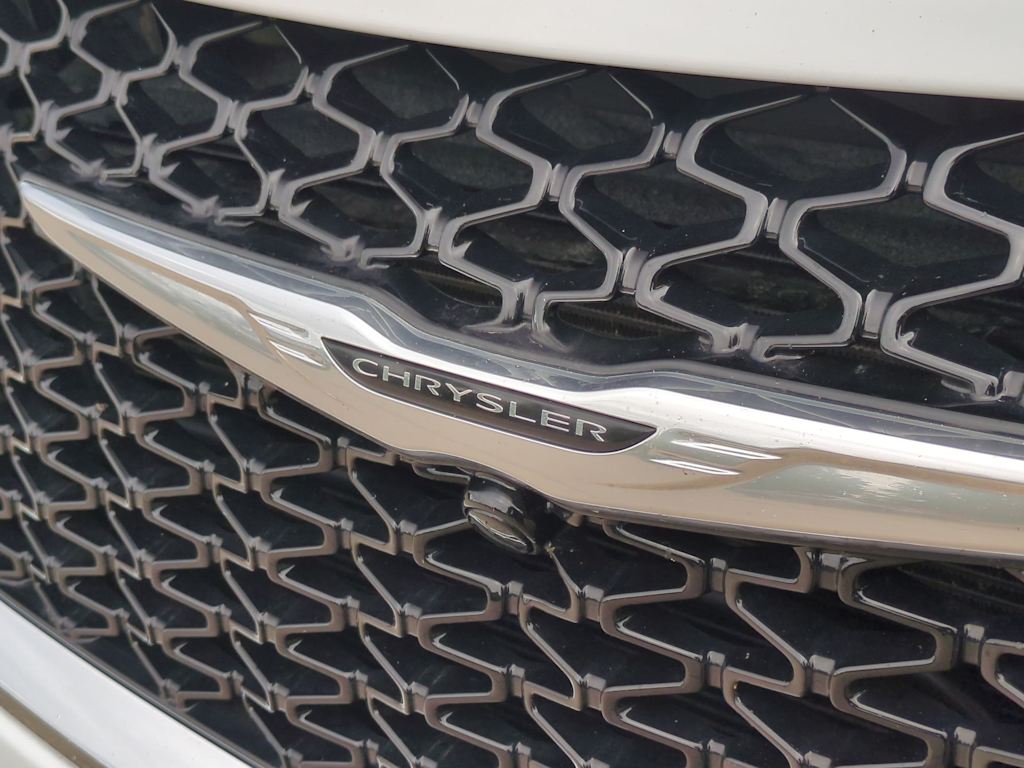 Thumbnail: 2021 Chrysler Pacifica - 22