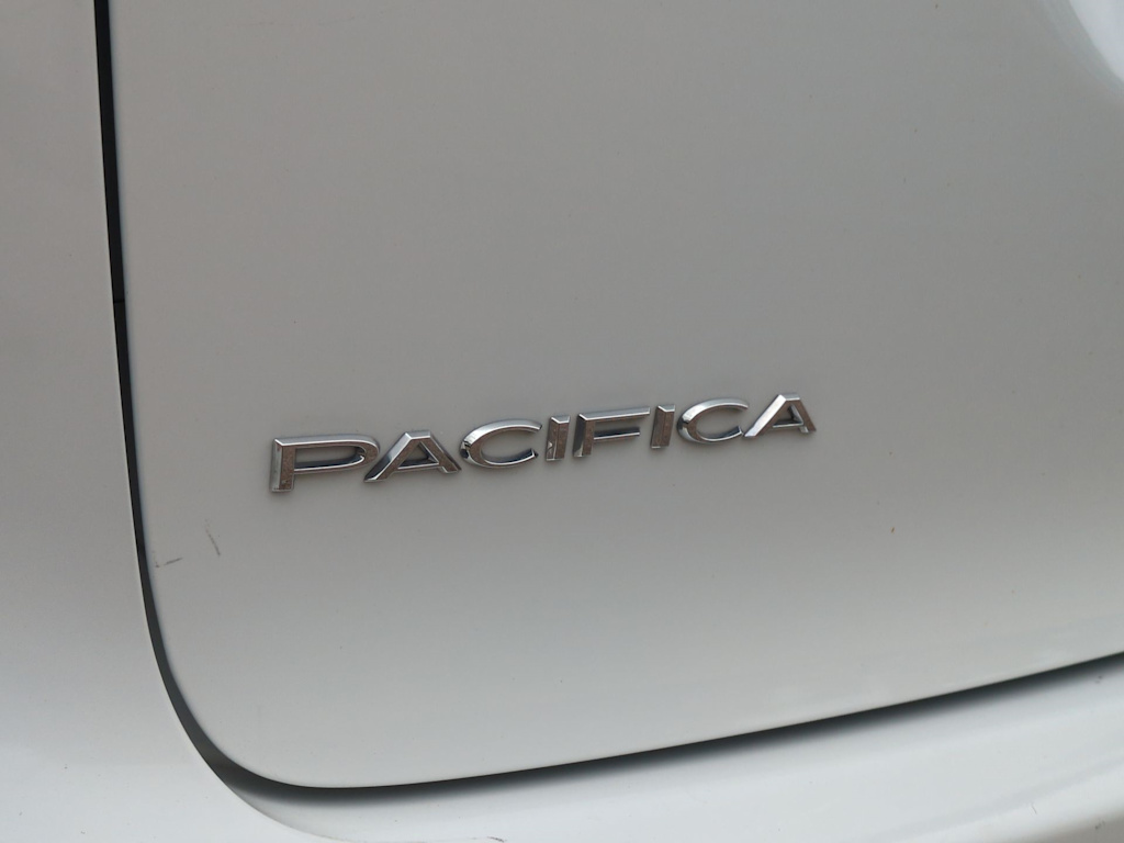 Thumbnail: 2021 Chrysler Pacifica - 23