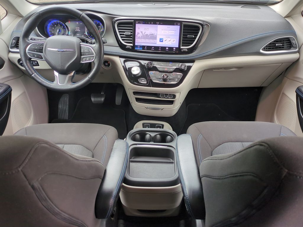 Thumbnail: 2021 Chrysler Pacifica - 10