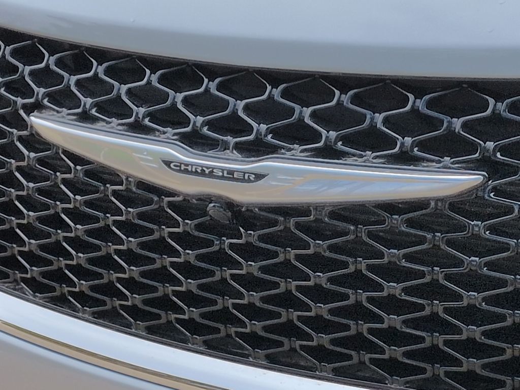 Thumbnail: 2024 Chrysler Pacifica - 7