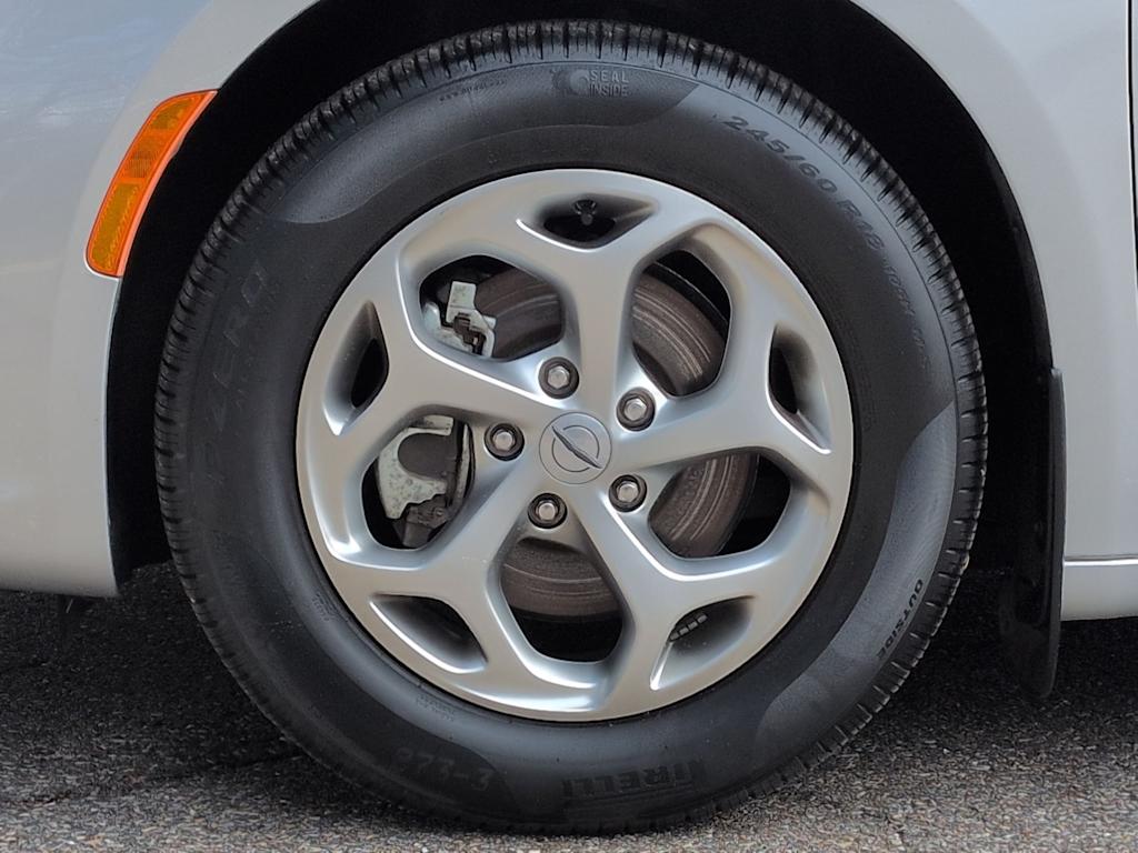 Thumbnail: 2024 Chrysler Pacifica - 8