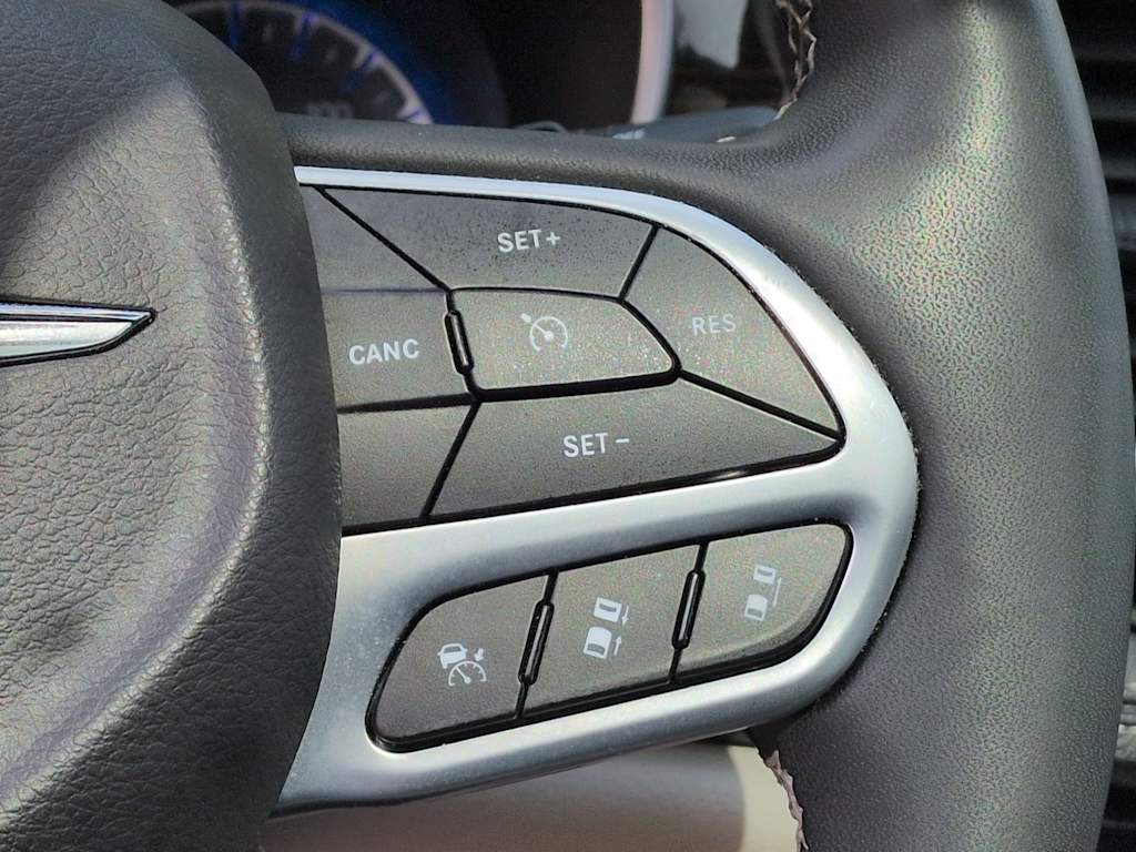 Thumbnail: 2024 Chrysler Pacifica - 31