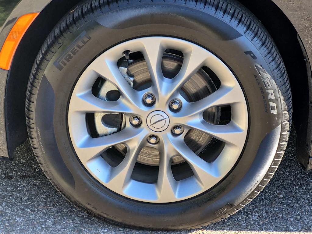Thumbnail: 2026 Chrysler Pacifica - 8