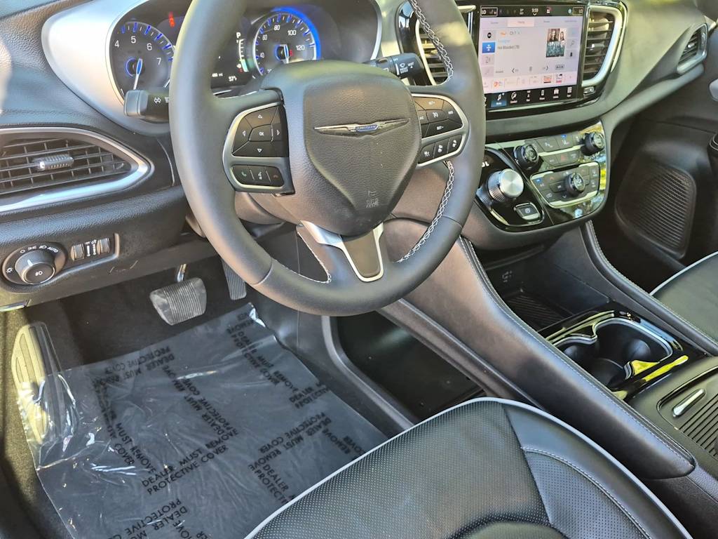 Thumbnail: 2026 Chrysler Pacifica - 2