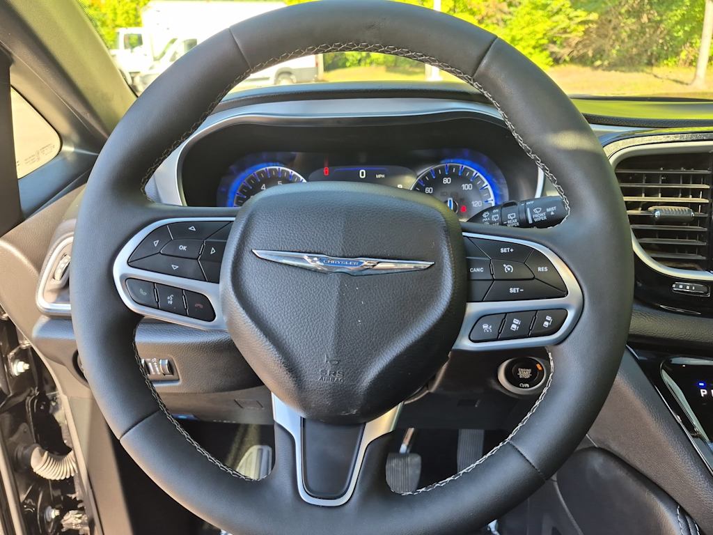 Thumbnail: 2026 Chrysler Pacifica - 9