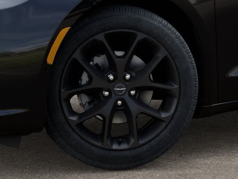 Thumbnail: 2026 Chrysler Pacifica - 6