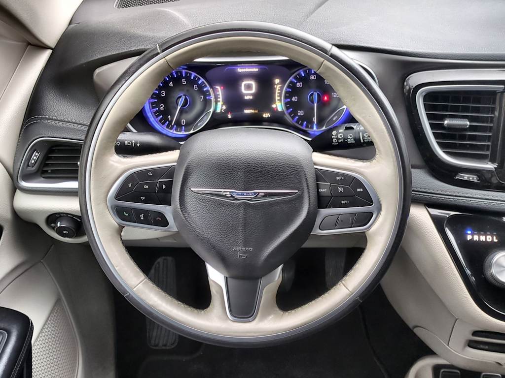 Thumbnail: 2019 Chrysler Pacifica - 13