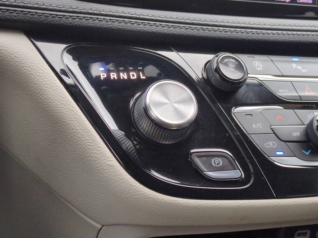 Thumbnail: 2019 Chrysler Pacifica - 15