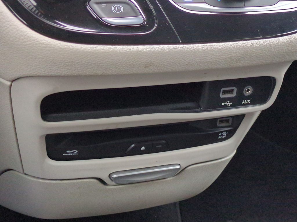 Thumbnail: 2019 Chrysler Pacifica - 36