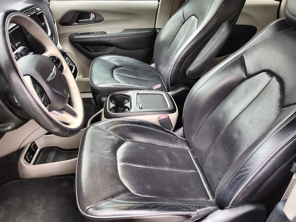 Thumbnail: 2019 Chrysler Pacifica - 10