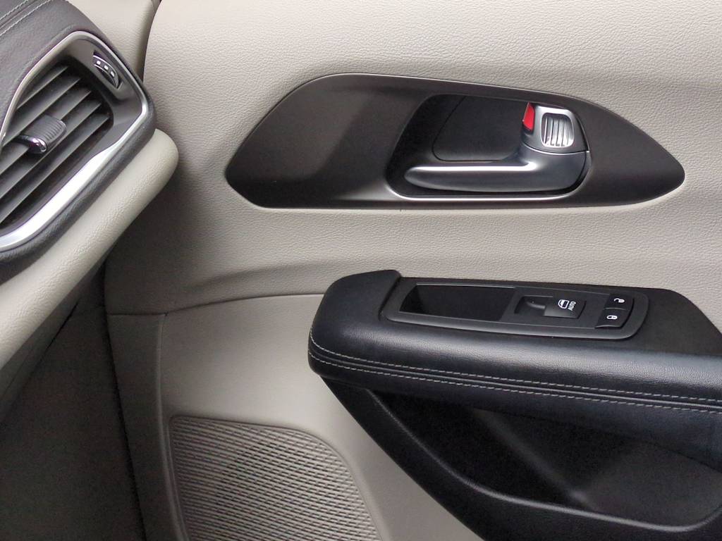 Thumbnail: 2019 Chrysler Pacifica - 39