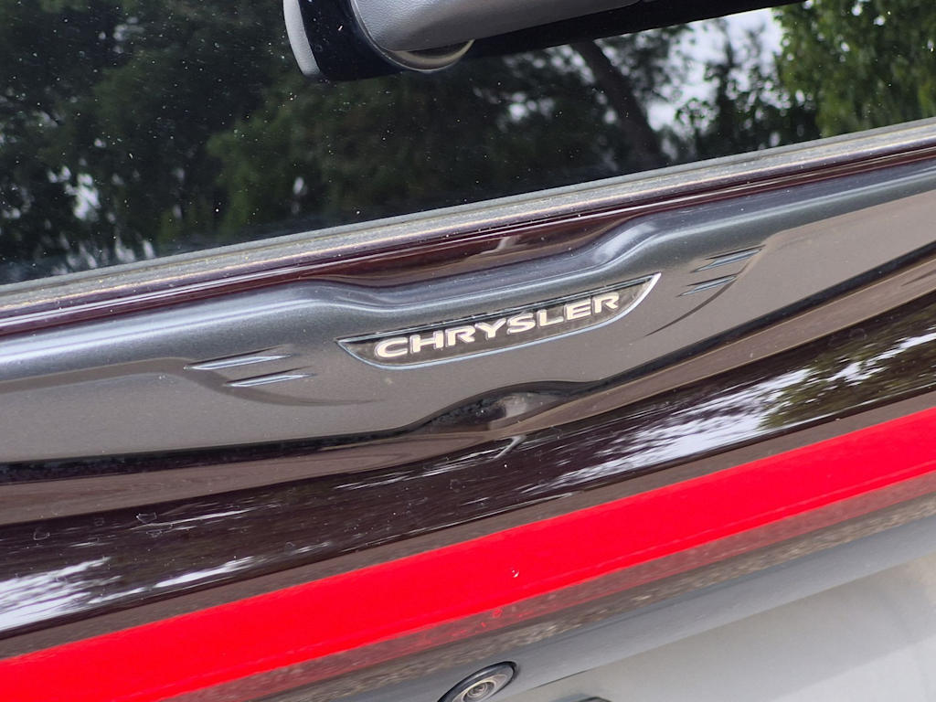 Thumbnail: 2023 Chrysler Pacifica - 7