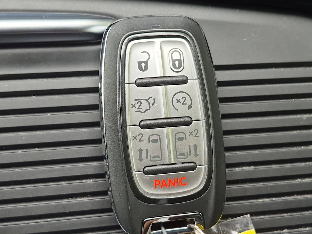 Thumbnail: 2023 Chrysler Pacifica - 37