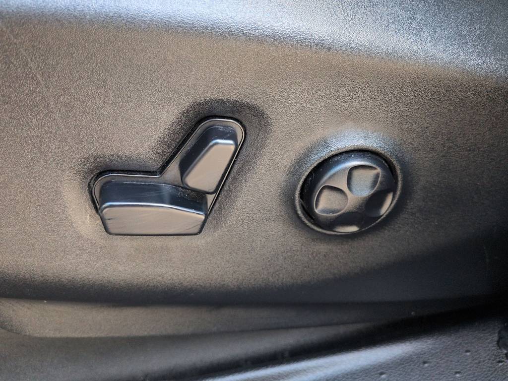 Thumbnail: 2020 Chrysler Pacifica - 26